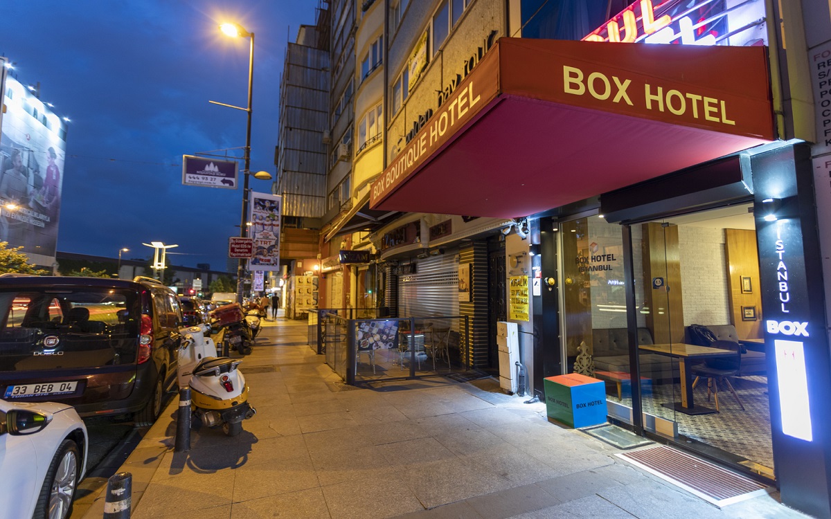 Box Hotel 2