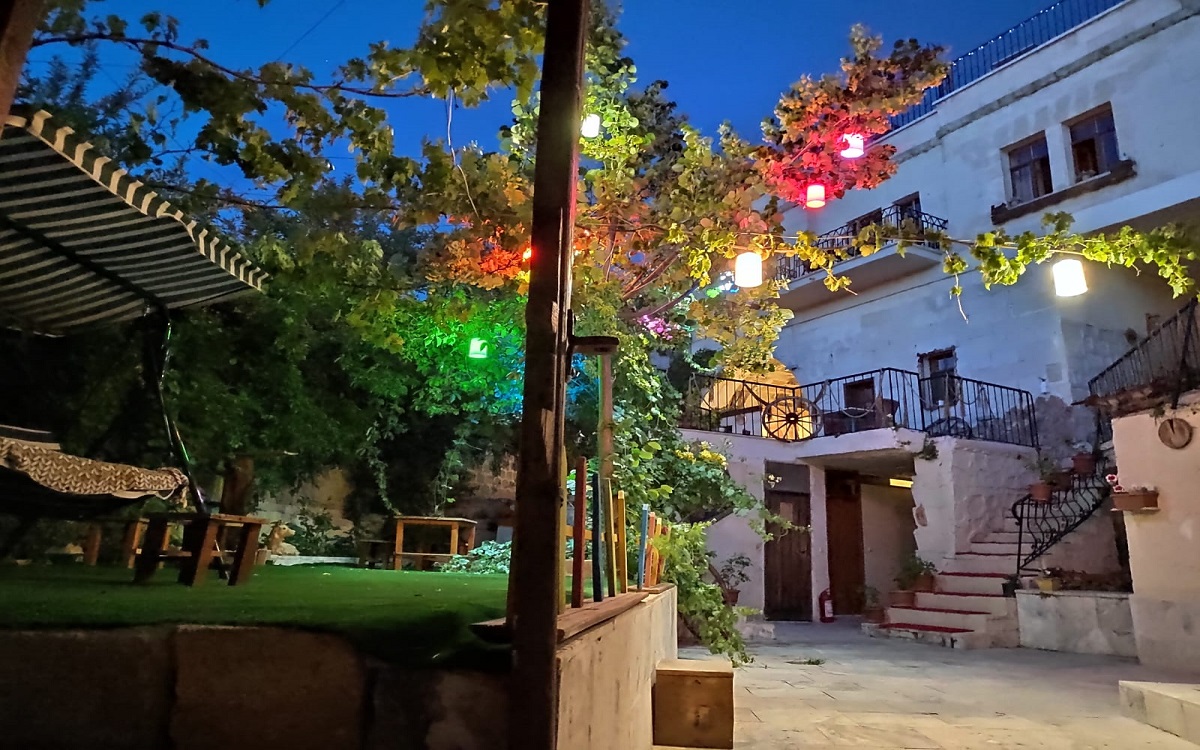 Unicorn Cave Hotel 1