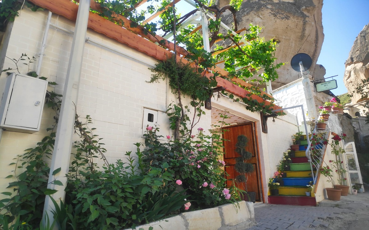 Unicorn Cave Hotel 2