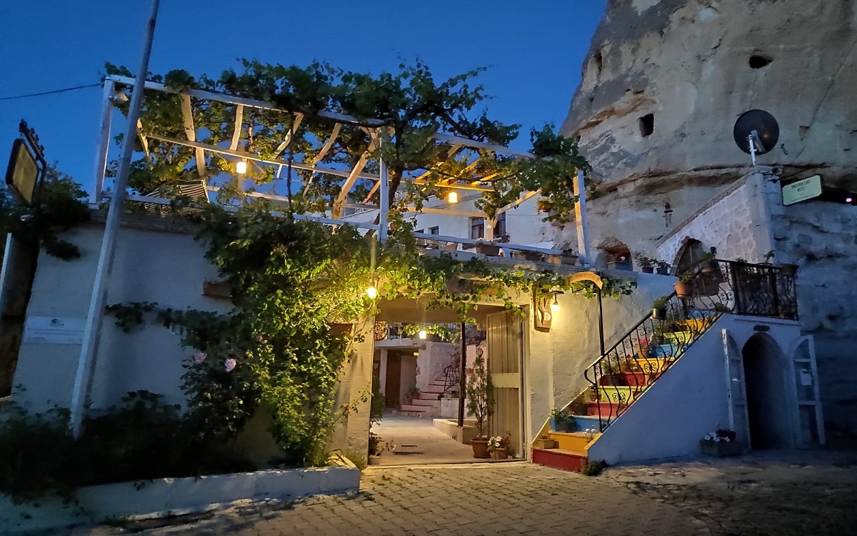 Unicorn Cave Hotel 4