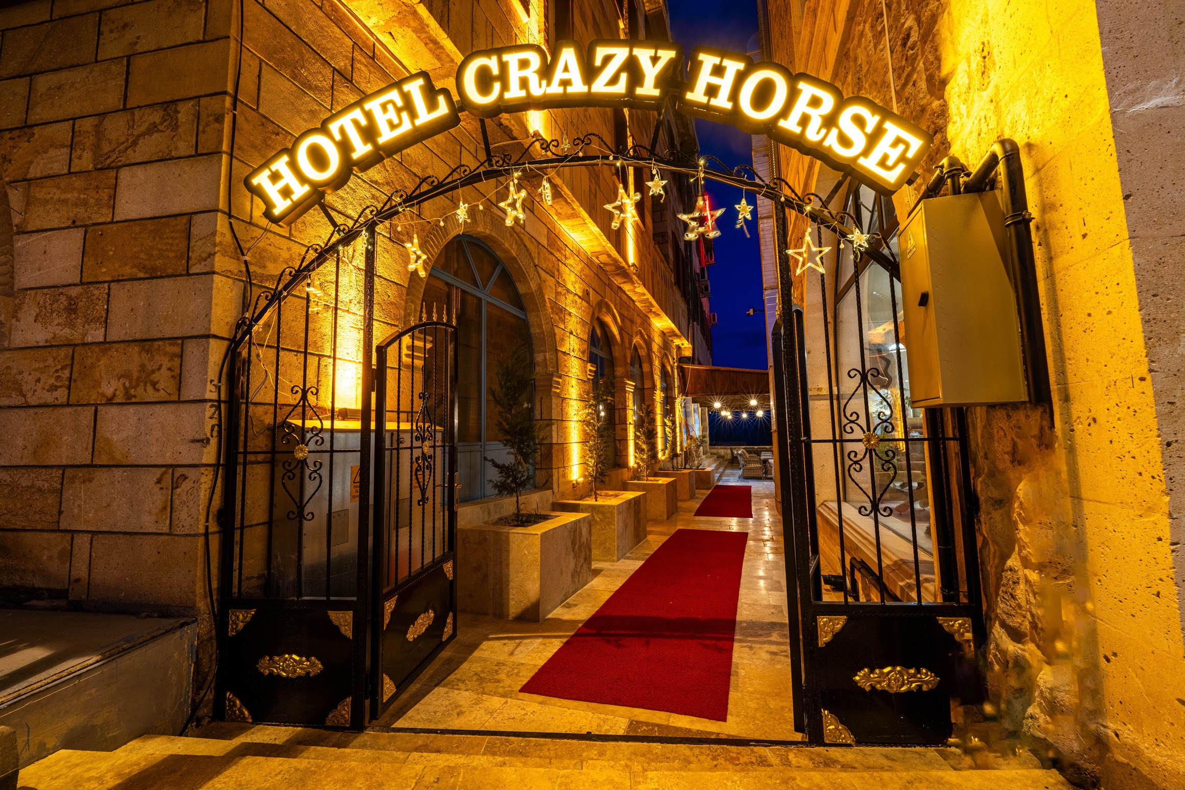 Crazy Horse Hotel 1