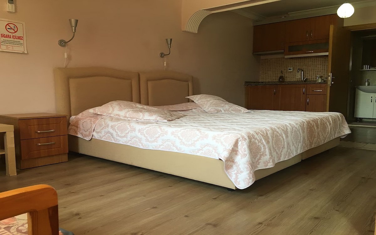 Natureland Efes Pension 4