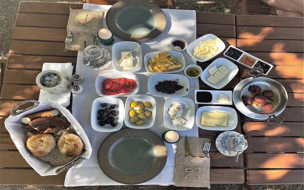 Ionia Liberty Stone Hotel 4