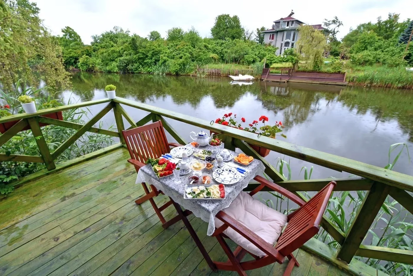 Sweet Home River Otel