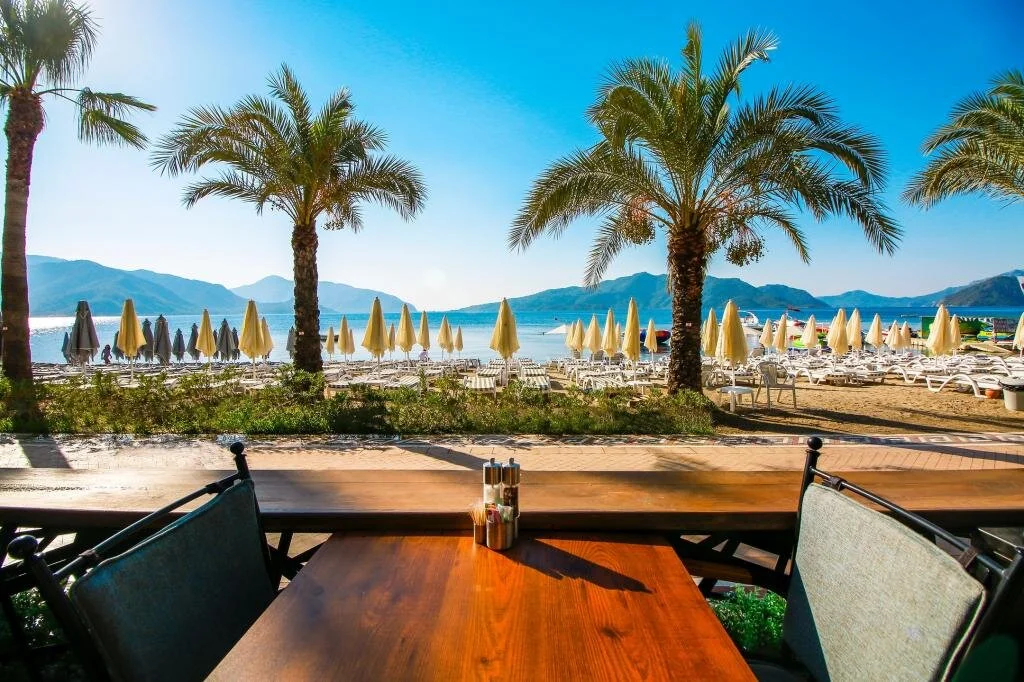 Aurasia Beach Hotel 4