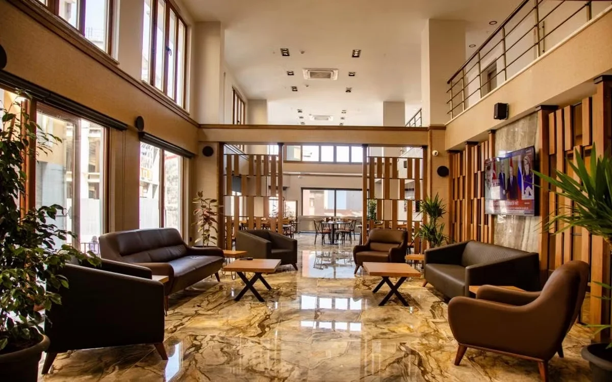 Grand Business Hotel 1