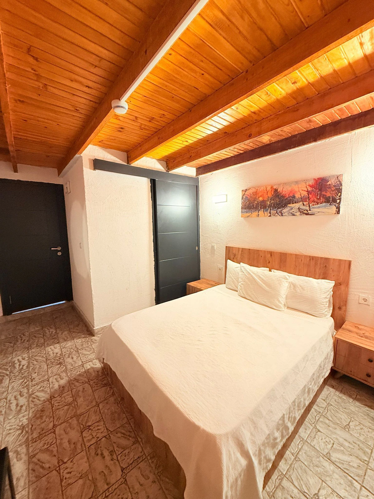 Ados Hotel 1
