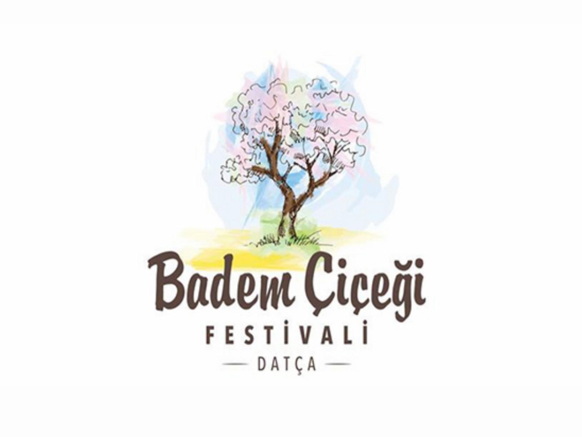 Datça'da Renkli Badem Çiçeği Festivali